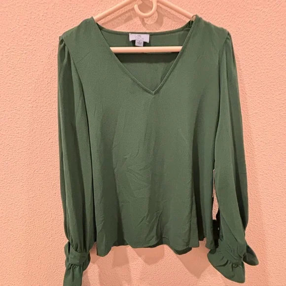 Cece  Olive Green and navy blue V-Neck Blouse with Tie Cuffs 2 pieces - Picture 2 of 15